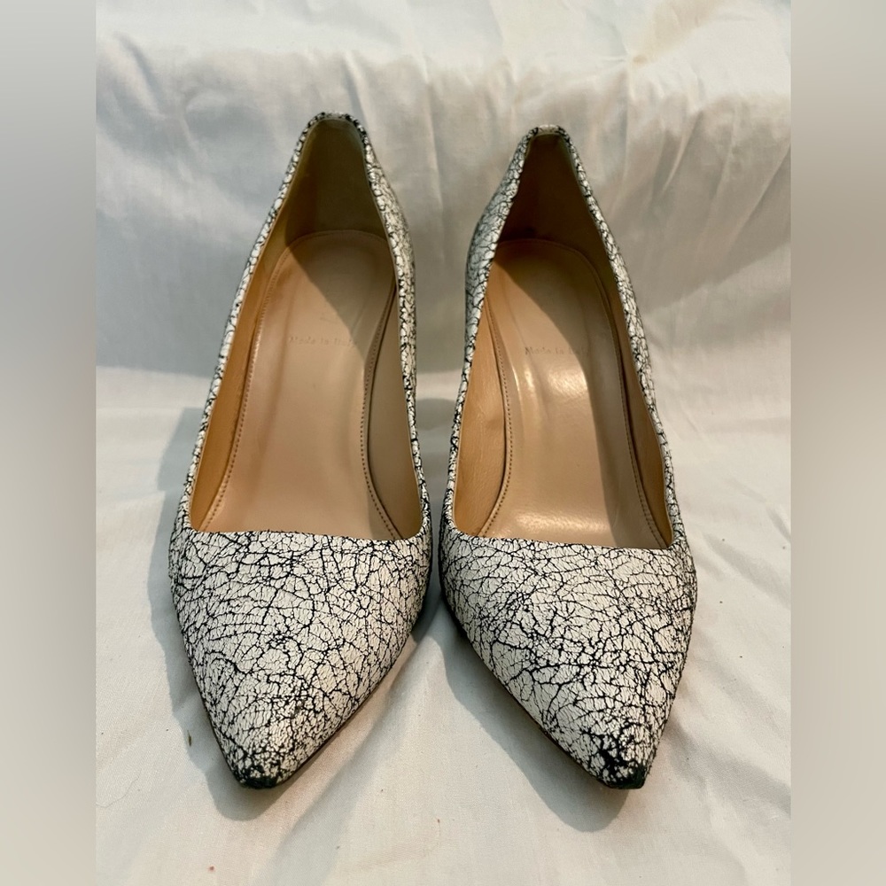 J.Crew Elsie Crackled Leather Pumps in White. Style No. B7978 Size: 8 1/2
